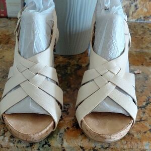AEROSOLES Cream Wedge Sandals